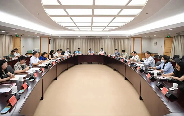 全国人大环资委副主任委员鄂竟平到福建开展可再生能源立法调研