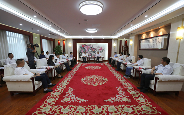 蔡达峰会见黔西南州委书记陈昌旭