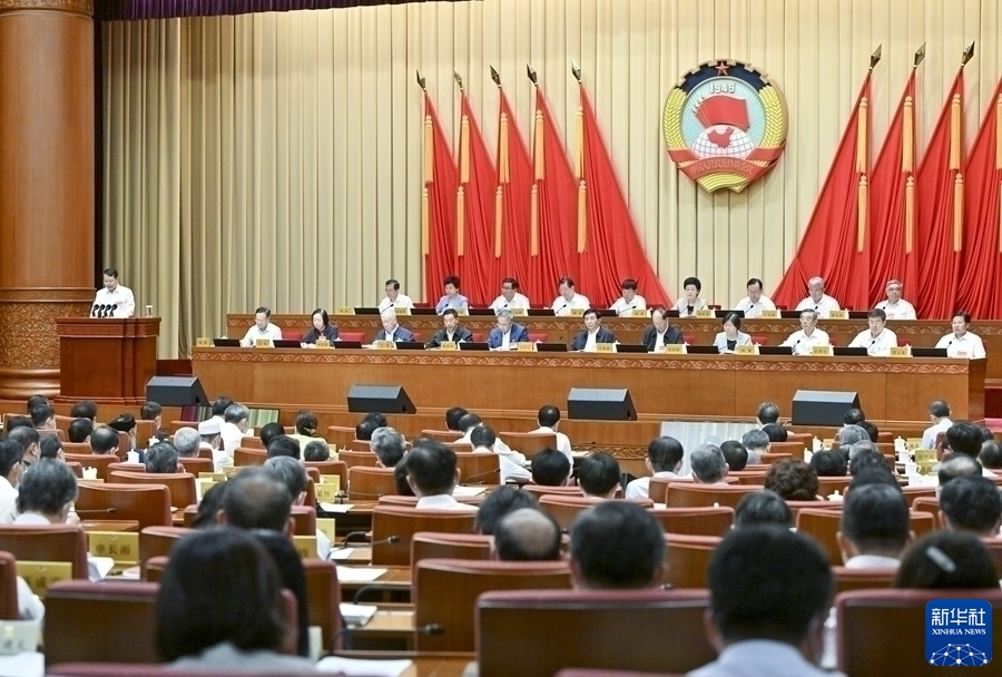 全国政协十四届常委会第三次会议举行全体会议 围绕&ldquo;完善科技创新体系，加快实施创新驱动发展战略&rdquo;进行大会发言 王沪宁出席