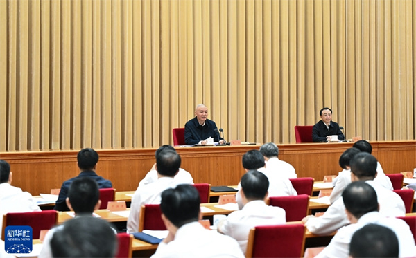 习近平对新时代办公厅工作作出重要指示强调提高政治站位强化政治担当提升政治能力落实政治责任建设让党放心让人民满意的模范机关